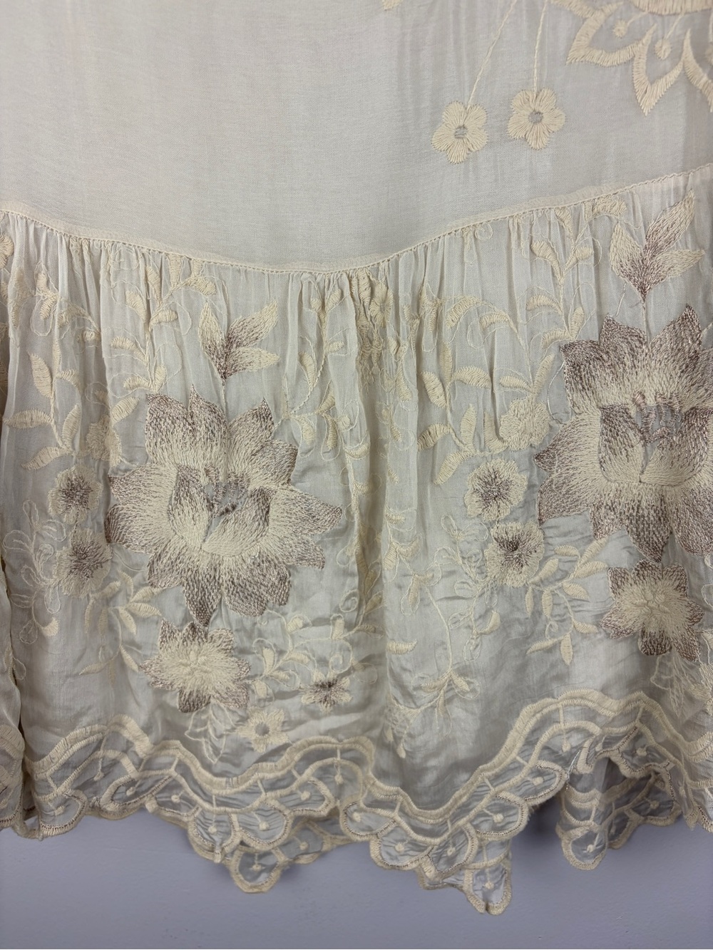 Angela Moda Italy Silk Embroidered Floral Boho Blouse Tunic Medium - Picture 16 of 16
